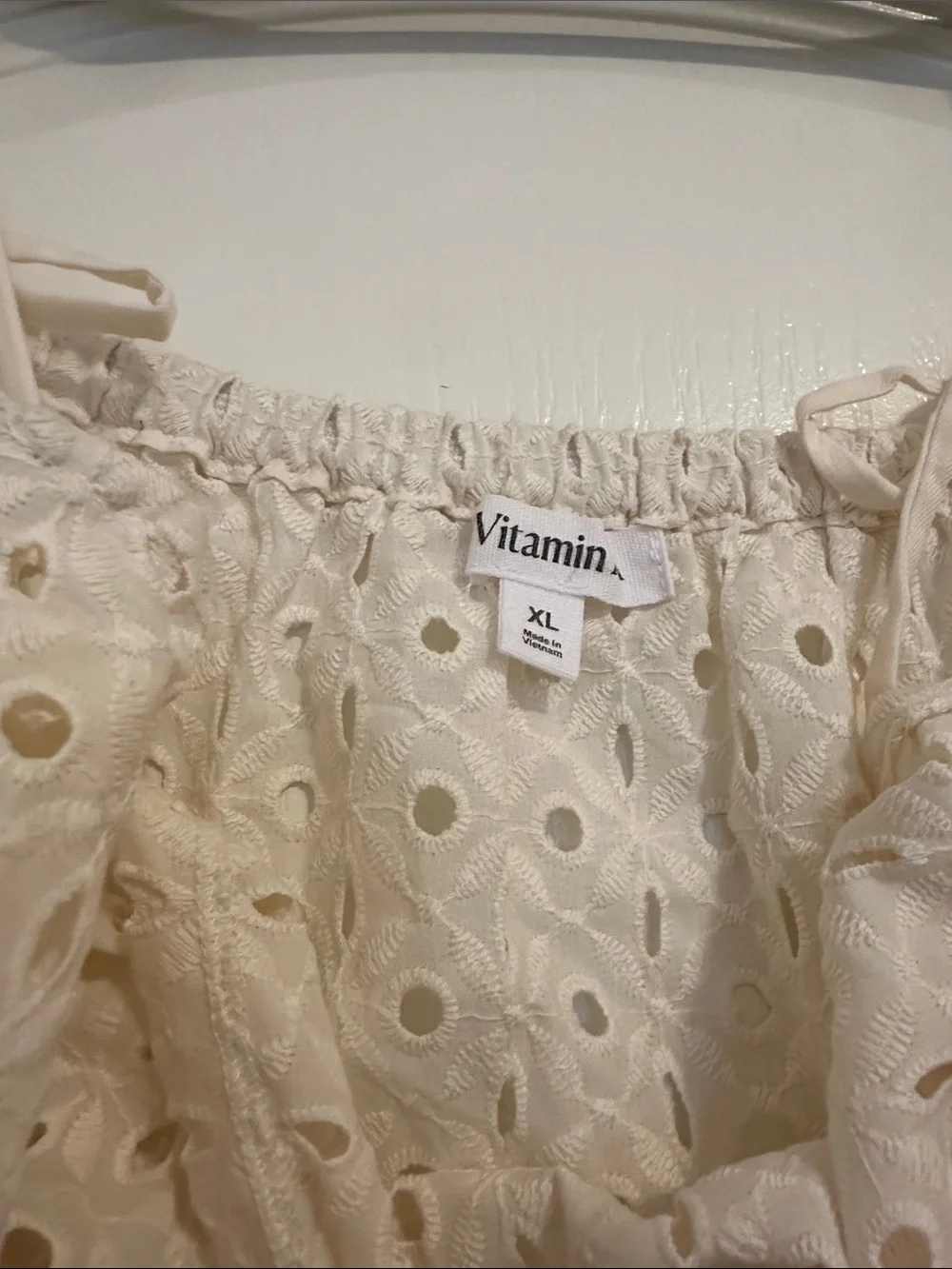 Vitamin A lightweight eyelet